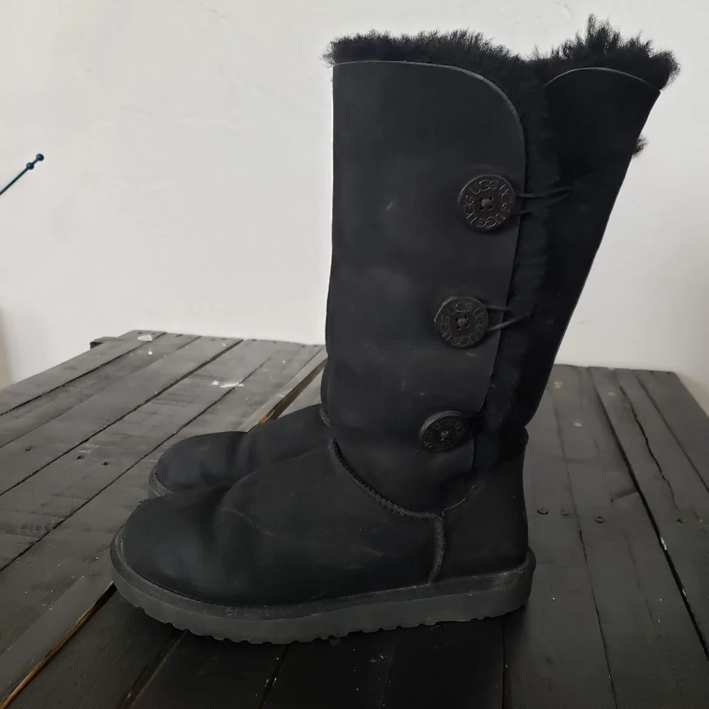 Ugg Women's 8 Bailey Triplet II Tall Black Leather Boots Sheepskin Furry Lined